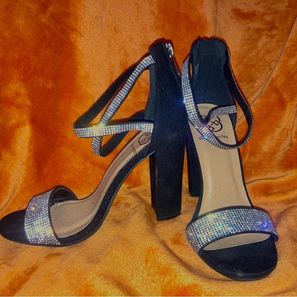 Daisy Fuentes open-toe heels